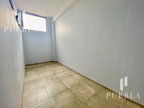 Local en Alquiler en Parque Patricios, $ 111