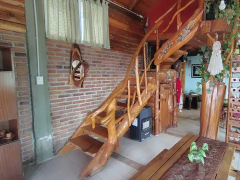 Casa 9 ambientes con 3 baños