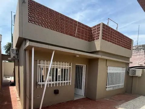 Casa de pasillo 2 dormitorios en Barrio Belgrano