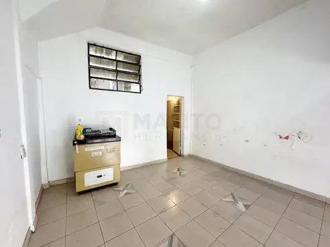 Local en Alquiler en Parque Avellaneda, $ 400.000