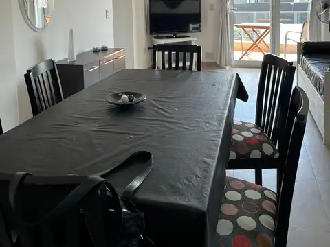 SE ALQUILA DOS AMBIENTES SOBRE AV BUNGE