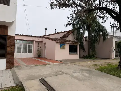 Propiedad con local en pleno centro