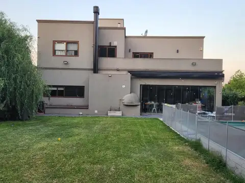 Casa en Venta en Los Naranjos, USD 540.000