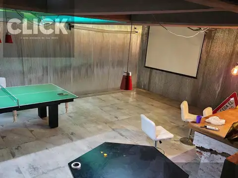 Casa 6 ambientes ven venta en Barrio Los Naranjos con jardín, pileta y parrilla