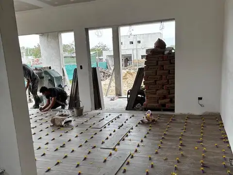 Casa 5 ambientes con 3 baños