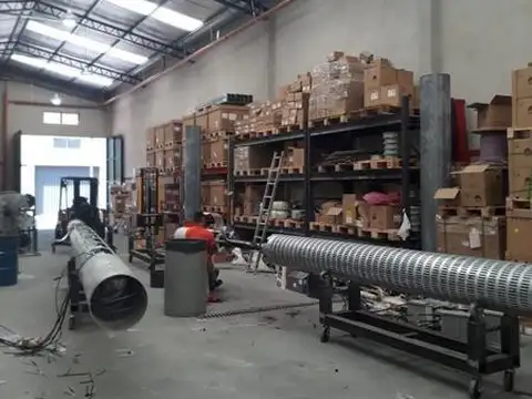 Galpon en Venta 35  mts Fondo