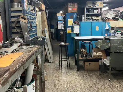 Galpon en Venta 52  mts Fondo