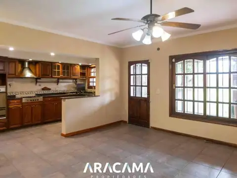 Casa en Venta en Monte Grande, USD 300.000