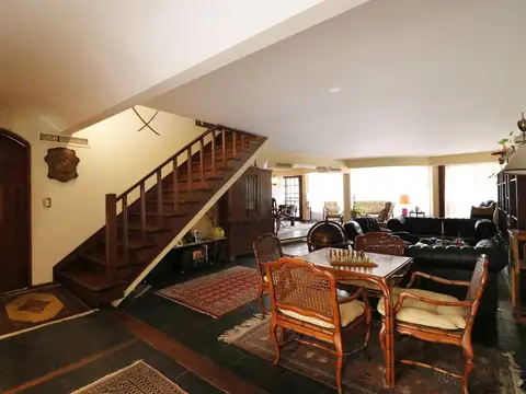 Casa 5 ambientes con 6 baños