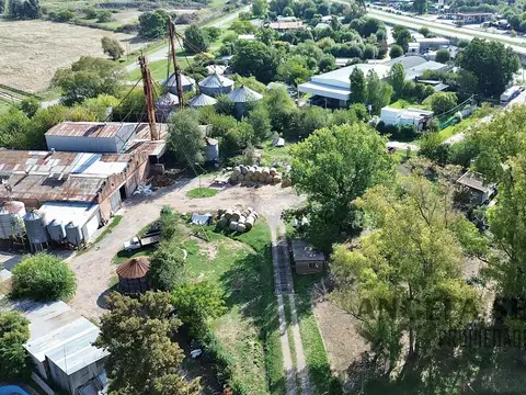 Galpón Con Planta de silos En Parada Robles.