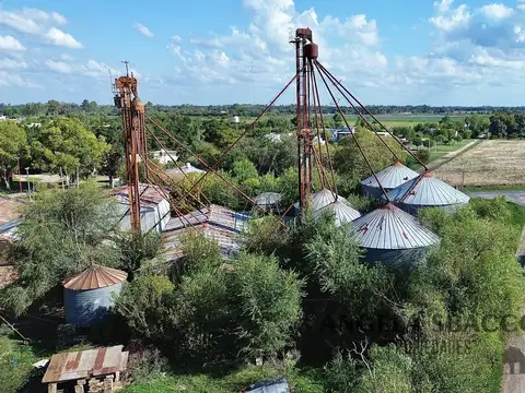 Galpón Con Planta de silos En Parada Robles.