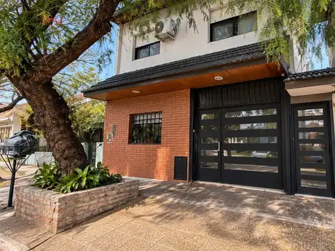 Venta Casa multifamiliar c/ quincho patio cochera