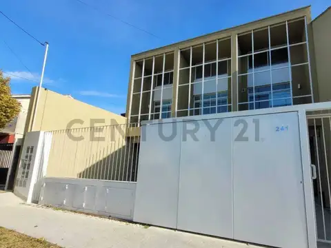 1 de Mayo 200, Piso 1