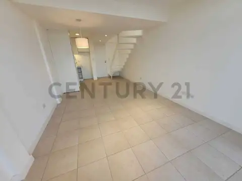 1 de Mayo 200, Piso 1