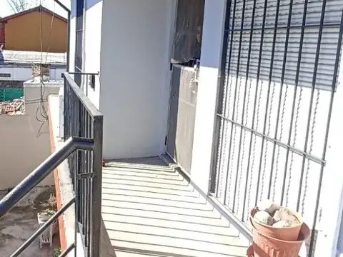 departamento tipo casa en 1er piso ph sin expensas C/ Patio