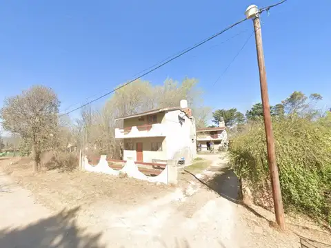 A refaccionar 2 casas de 2 dormitorios c/u