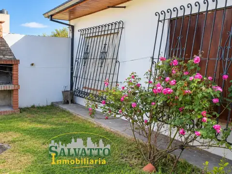 Casa 3 ambientes con 2 baños