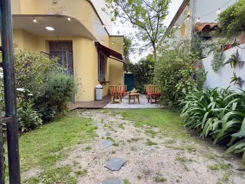 Casa Remodelada Para Local Comercial, 4 Ambientes, Cocina, Baño, La Plata