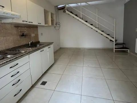 VENTA PH 2 AMBIENTES CON PATIO EN BANFIELD PERMUTA