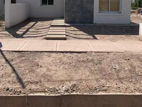 Casa 4 ambientes con 1 baño
