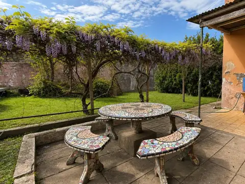 Casa 4 ambientes con 2 baños