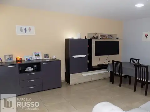 Casa 3 ambientes con 2 baños