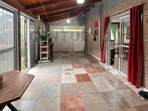 Casa 10 ambientes con 6 baños