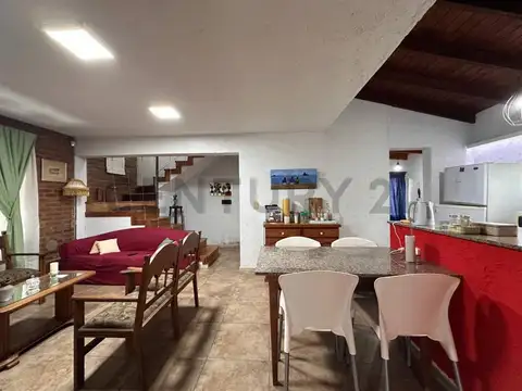 Casa en Venta con 5 cocheras
