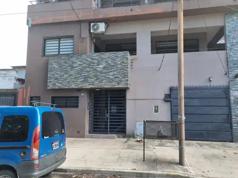 DOS AMBIENTES CON COCHERA
