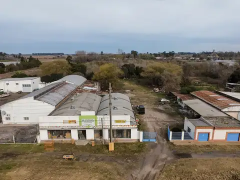 GALPÓN CON OFICINAS SOBRE RUTA 8 + QUINTA