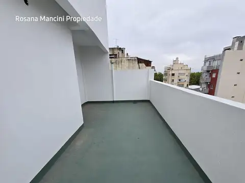 24 De Noviembre 1200, Piso 6