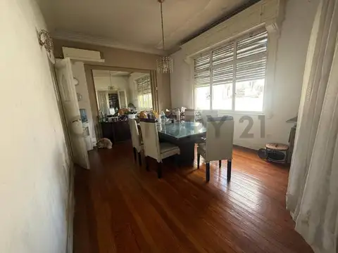 VENTA DEPARTAMENTO 3 DORMITORIOS -Departamento piso completo de categoría, en edificio estilo Art No