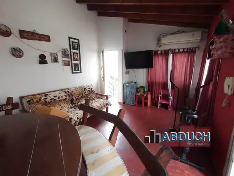 Depto Tipo Casa en Venta 50 años