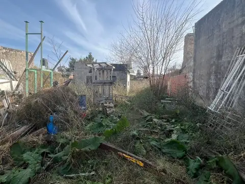 VENTA CASA A RECICLAR - GRAL. RODRIGUEZ