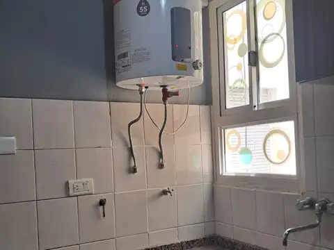 Departamento 3 AMB frente x escalera , bajas exp, muy bue estado , exc ubicacion