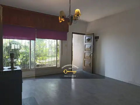 Casa 6 ambientes con 1 baño