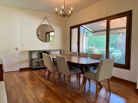 Casa 7 ambientes con 3 baños