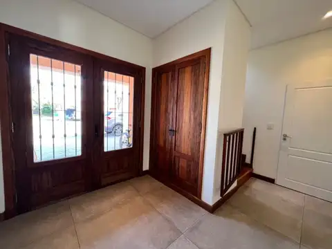 Casa en Alquiler de 4 dormitorios