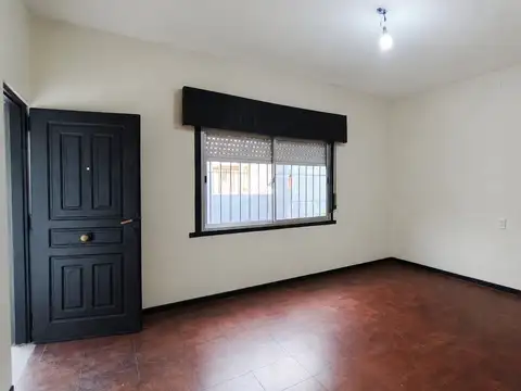 Casa en Alquiler en Pablo Nogues, $ 600.000