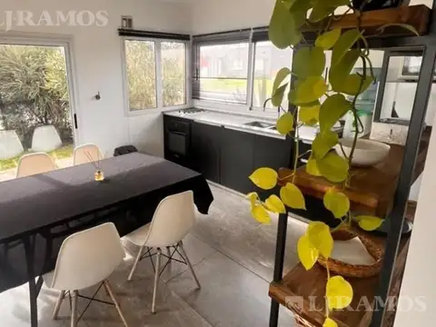 Oportunidad ALQUILER PARA CONTRATO POR 12 MESES DE 900 CADA MES Casa en A13  San Sebastián MB