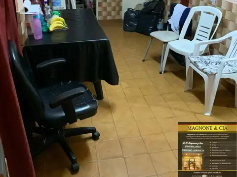 Casa 10 ambientes con 2 baños