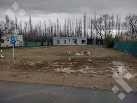 Casa en Venta con 4 cocheras