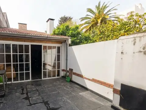 VELEZ SARSFIELD VENTA DUPLEX 4 AMB COCHERA PATIO