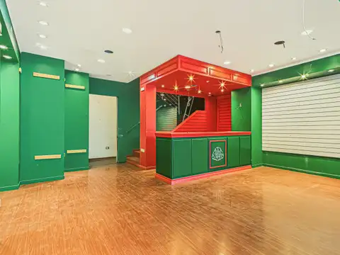 Local comercial - Las Cañitas - Palermo - 106 metros - 2 plantas - más 6 metros de vidriera
