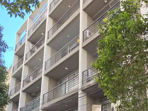 MONOAMBIENTE SUPER LUMINOSO CONTRAFRENTE CON BALCON