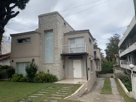 Dúplex Departamento 3 Dormitorios en Pinamar Zona Dúplex