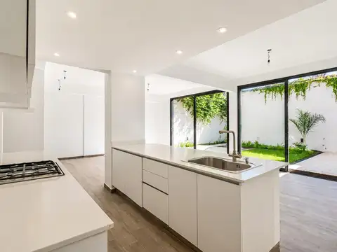 Casa en Venta con 1 cochera