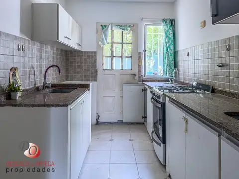Casa de 2 dormitorios en venta, a metros de Av Bodereau, una planta. Apta credito