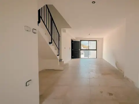 Depto Tipo Casa en Venta de 3 ambientes
