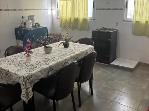 Casa 3 ambientes con 2 baños
